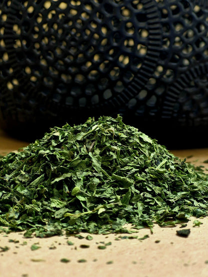 Bio Korianderblätter gerebelt von Hofkraut in Nahaufnahme