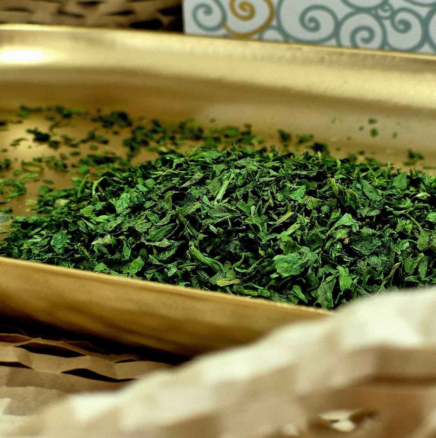 Bio Korianderblätter gerebelt von Hofkraut in Nahaufnahme